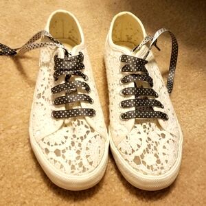 Eram lace design sneakers